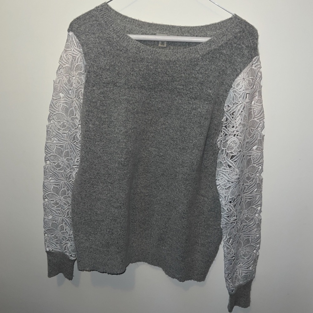 Halogen Gray Sweater with White Eyelet Sleeves – Size M